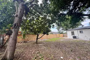 10521 NW 35th Ct, Miami, FL 33147 - Photo 21