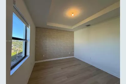 909 NE 211th St, Miami, FL 33179 - Photo 15