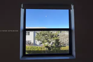 909 NE 211th St, Miami, FL 33179 - Photo 27