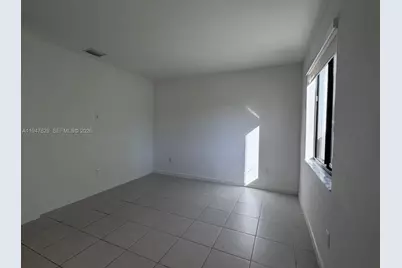 909 NE 211th St, Miami, FL 33179 - Photo 7