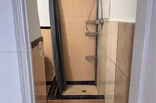 921 N 17th Ct, Hollywood, FL 33020 - Photo 17