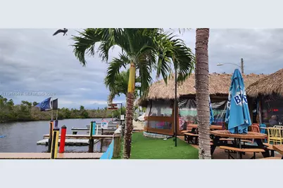 718 NW 38 Pl, Cape Coral, FL 33993 - Photo 11