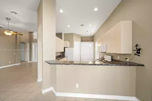 303 NW Somerset Cir, Port Saint Lucie, FL 34983 - Photo 15