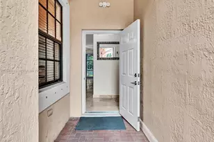 3853 Tree Top Dr, Weston, FL 33332 - Photo 3