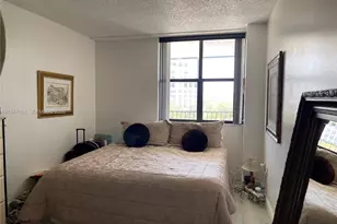 20100 W Country Club Dr, Aventura, FL 33180 - Photo 9