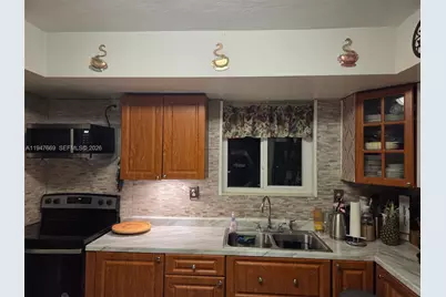 800 NW 48th Ter, Plantation, FL 33317 - Photo 1