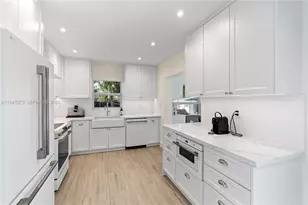 251 NE 44th St, Miami, FL 33137 - Photo 15