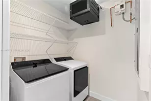 251 NE 44th St, Miami, FL 33137 - Photo 35