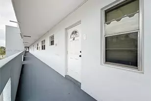 1000 NE 14th Ave, Hallandale Beach, FL 33009 - Photo 7