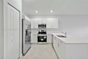 2747 SE 15th St, Homestead, FL 33035 - Photo 7