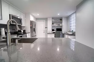 1261 Presidio Dr, Weston, FL 33327 - Photo 15