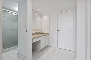 20335 W Country Club Dr, Aventura, FL 33180 - Photo 9