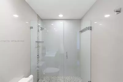 90 SW 3rd St #2204, Miami, FL 33130 - Photo 37