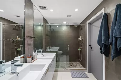 90 SW 3rd St #2204, Miami, FL 33130 - Photo 23