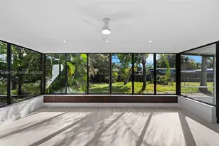 709 SW 4th Ct, Hallandale Beach, FL 33009 - Photo 9