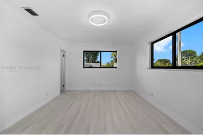 709 SW 4th Ct, Hallandale Beach, FL 33009 - Photo 27