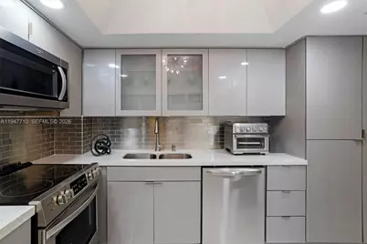 1623 Collins Ave #812, Miami Beach, FL 33139 - Photo 5