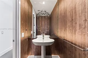 1100 Biscayne Blvd, Miami, FL 33132 - Photo 25