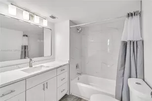 3100 W Rolling Hills Cir, Davie, FL 33328 - Photo 7