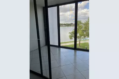 212 Lake Pointe Dr #207, Oakland Park, FL 33309 - Photo 11