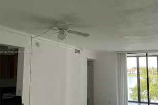 212 Lake Pointe Dr, Oakland Park, FL 33309 - Photo 5