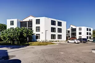 212 Lake Pointe Dr, Oakland Park, FL 33309 - Photo 1