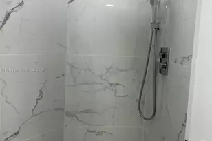 212 Lake Pointe Dr, Oakland Park, FL 33309 - Photo 9