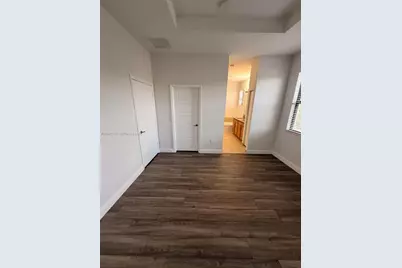 723 NE 193rd St, Miami, FL 33179 - Photo 13