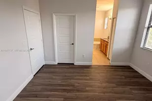 723 NE 193rd St, Miami, FL 33179 - Photo 13