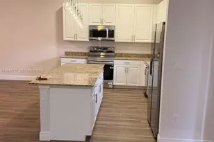 723 NE 193rd St, Miami, FL 33179 - Photo 15