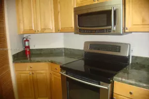 6276 NW 186th St, Hialeah, FL 33015 - Photo 3