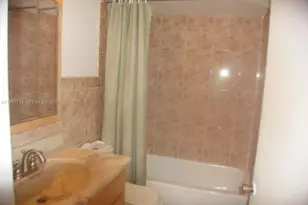 6276 NW 186th St, Hialeah, FL 33015 - Photo 17