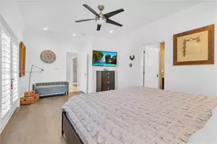 15560 NW 83rd Pl, Miami Lakes, FL 33016 - Photo 15