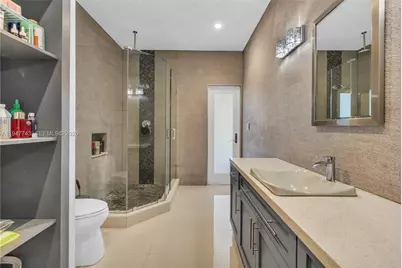 15560 NW 83rd Pl, Miami Lakes, FL 33016 - Photo 17