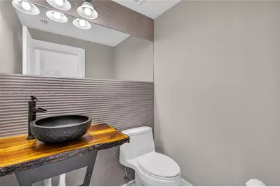 15560 NW 83rd Pl, Miami Lakes, FL 33016 - Photo 21