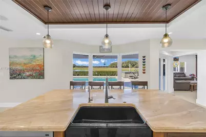 15560 NW 83rd Pl, Miami Lakes, FL 33016 - Photo 25