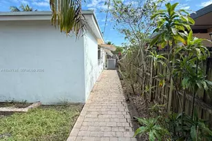 2104 N 14th Ct, Hollywood, FL 33020 - Photo 13