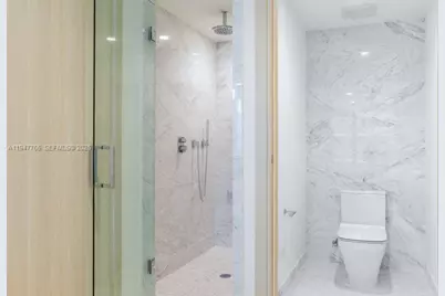 1000 Brickell Plz #3409, Miami, FL 33131 - Photo 19