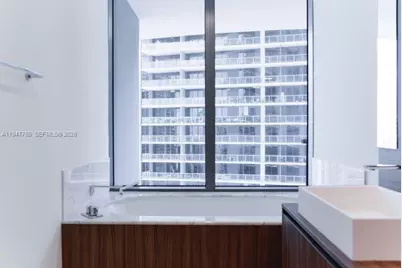 1000 Brickell Plz #3409, Miami, FL 33131 - Photo 17