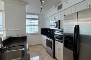 1155 Brickell Bay Dr, Miami, FL 33131 - Photo 11
