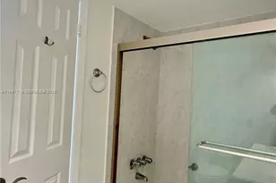 2750 NE 183rd St, Aventura, FL 33160 - Photo 21