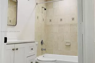 7250 NW 177th St, Hialeah, FL 33015 - Photo 9