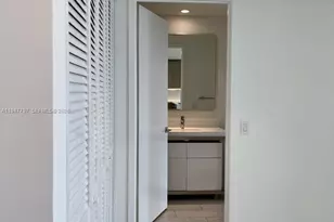 2000 Metropica Wy, Sunrise, FL 33323 - Photo 15