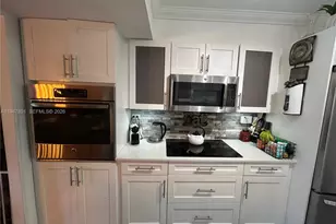 800 NE 195th St, Miami, FL 33179 - Photo 15