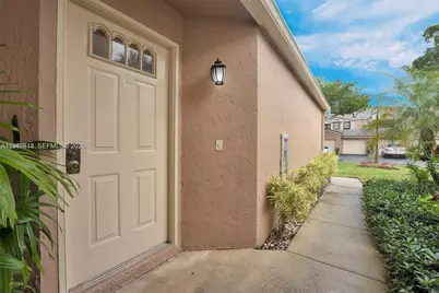 123 NW 98th Ter, Plantation, FL 33324 - Photo 3