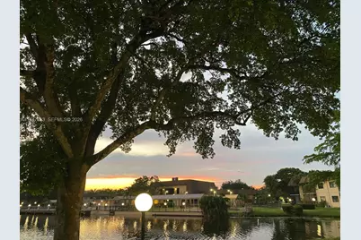 412 Briarwood Cir #2-23, Hollywood, FL 33024 - Photo 37