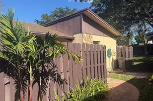 412 Briarwood Cir, Hollywood, FL 33024 - Photo 3