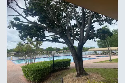 412 Briarwood Cir #2-23, Hollywood, FL 33024 - Photo 29