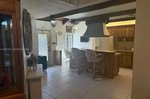 412 Briarwood Cir, Hollywood, FL 33024 - Photo 7