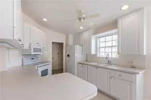 8528 SE Retreat Dr, Hobe Sound, FL 33455 - Photo 15